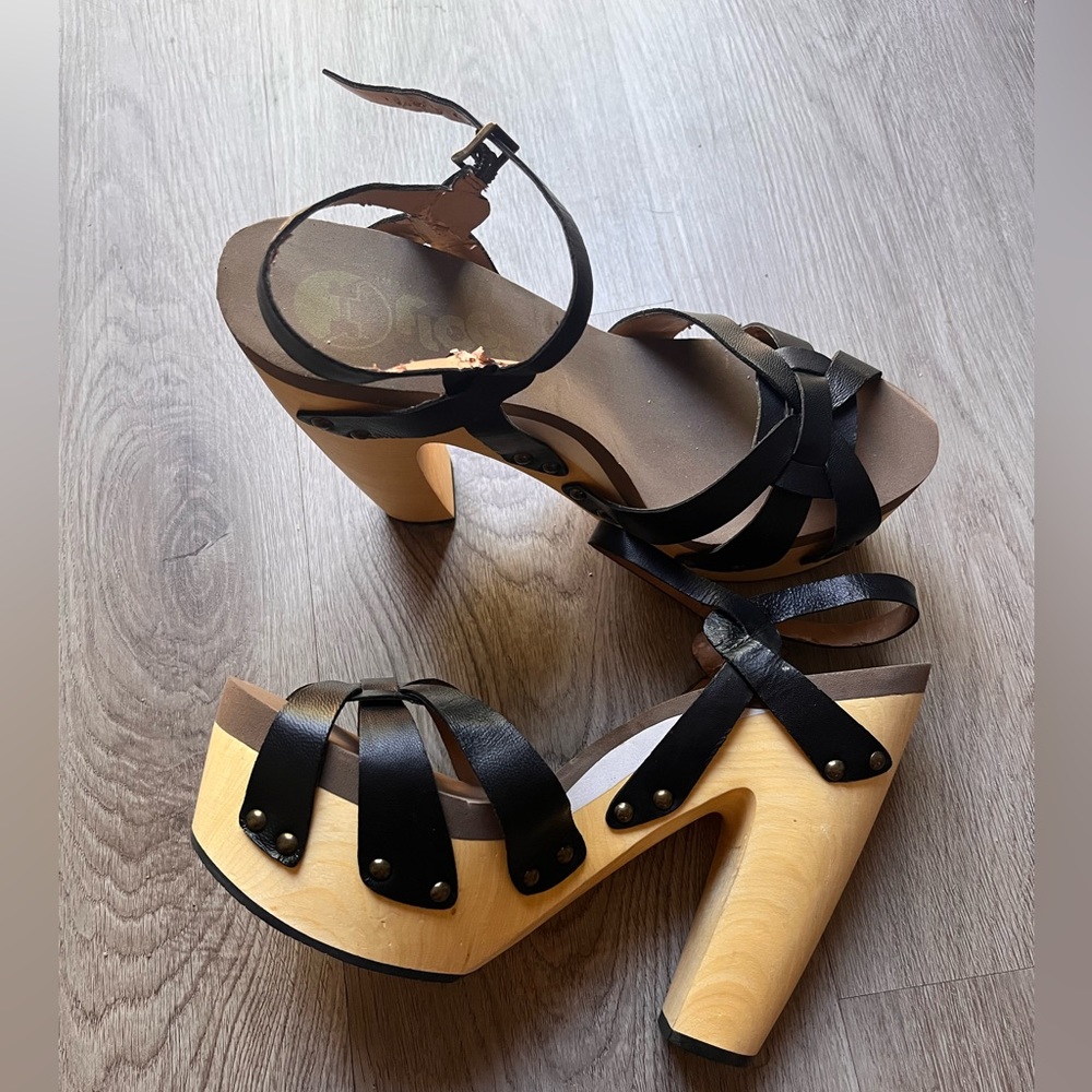 Flogg Black and Brown Platform Sandals Size 10